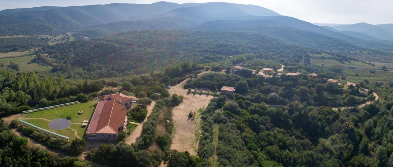 Is Bisus ξενώνας Castiadas Εξωτερικό φωτογραφία